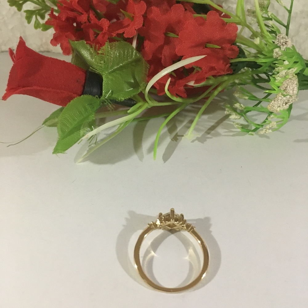 GOLD PLATED RING SIZE 9 - Picture 6 of 6